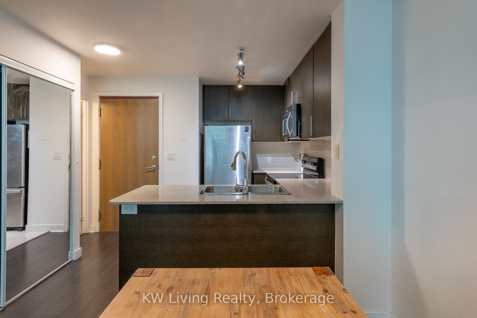 3985 Grand Park Drive 1604 Property Photo 4