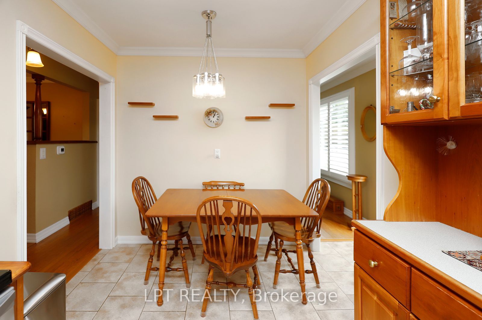37 Mcgilvray Crescent W Property Photo 9