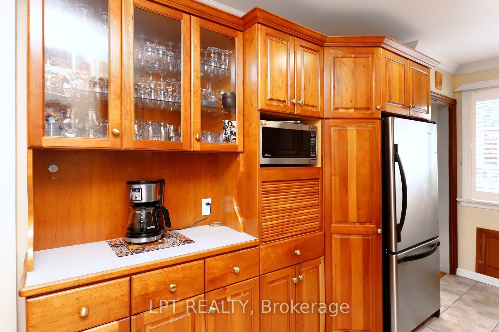 37 Mcgilvray Crescent W Property Photo 12