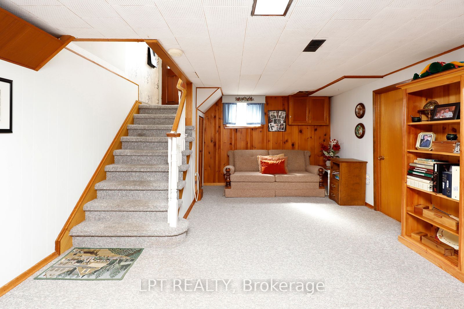 37 Mcgilvray Crescent W Property Photo 26