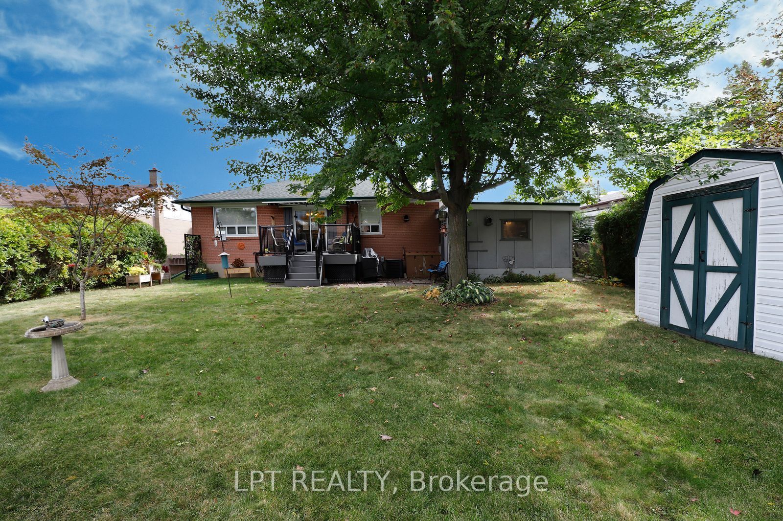 37 Mcgilvray Crescent W Property Photo 38