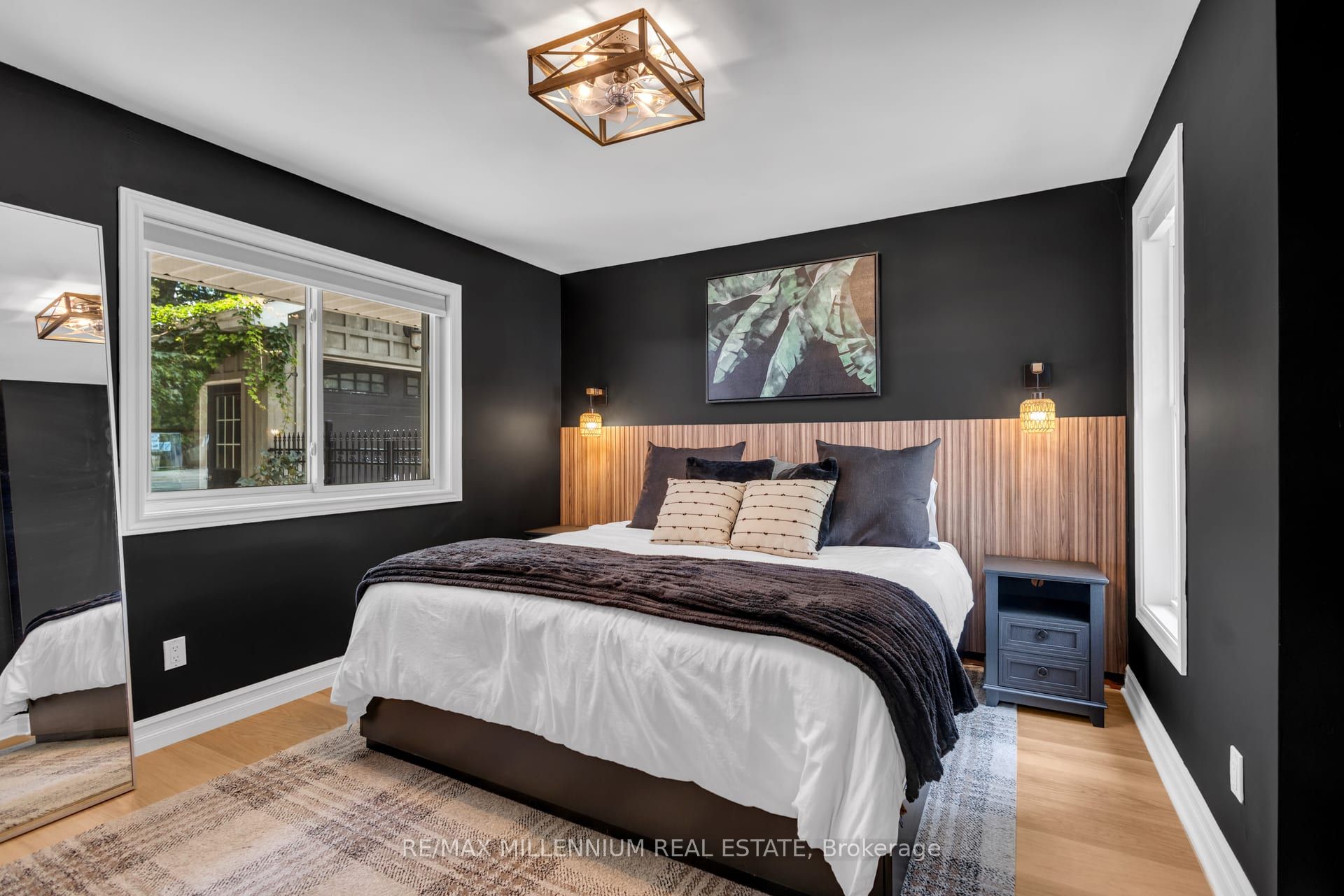 1537 Queen Street E Property Photo 7