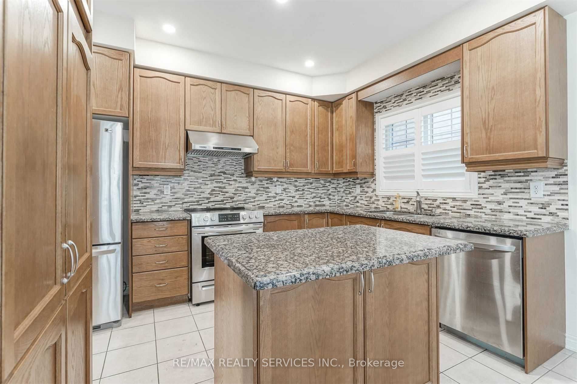 3 Coolwater Drive Upper Property Photo 6