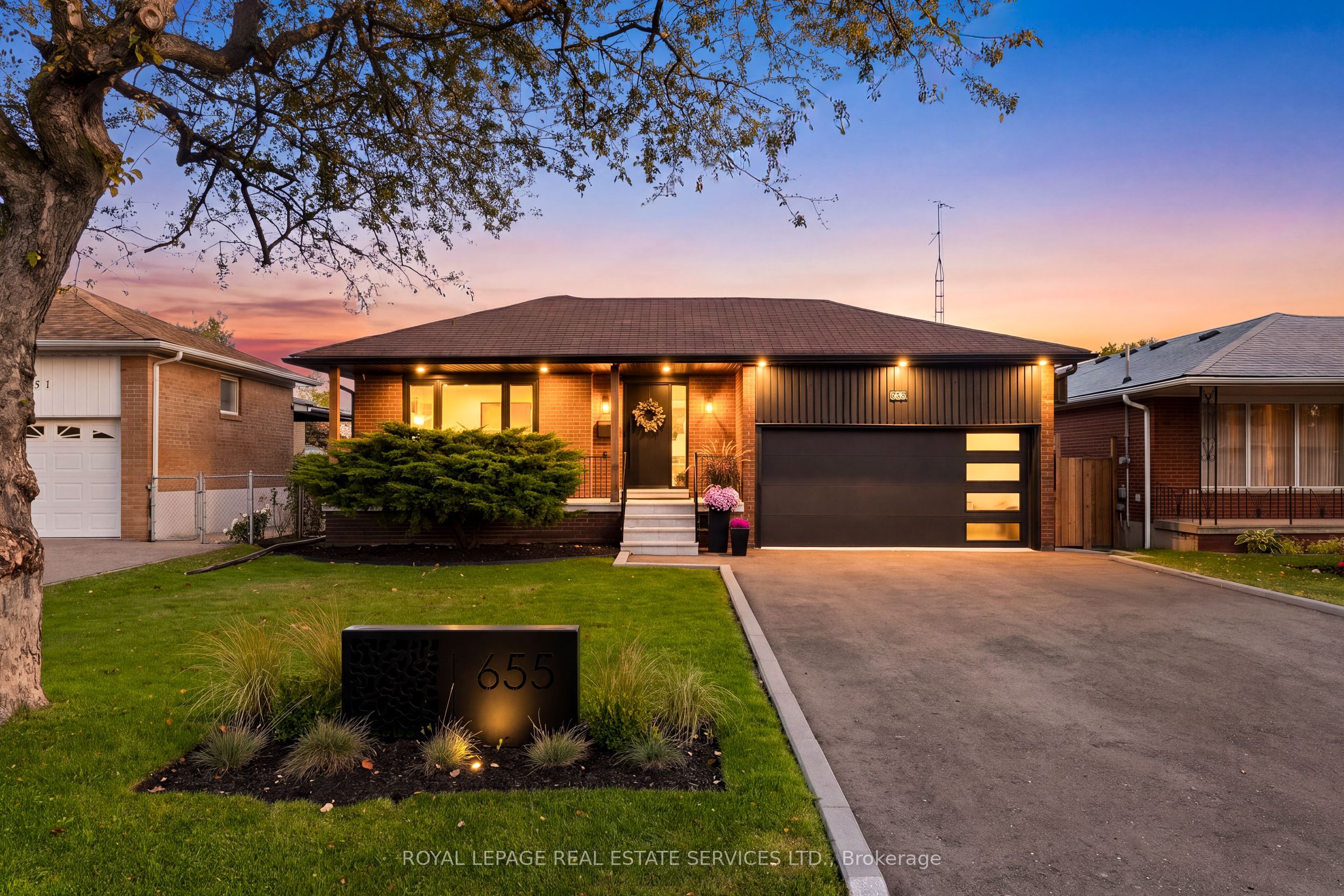 655 Netherton Crescent Property Photo 1