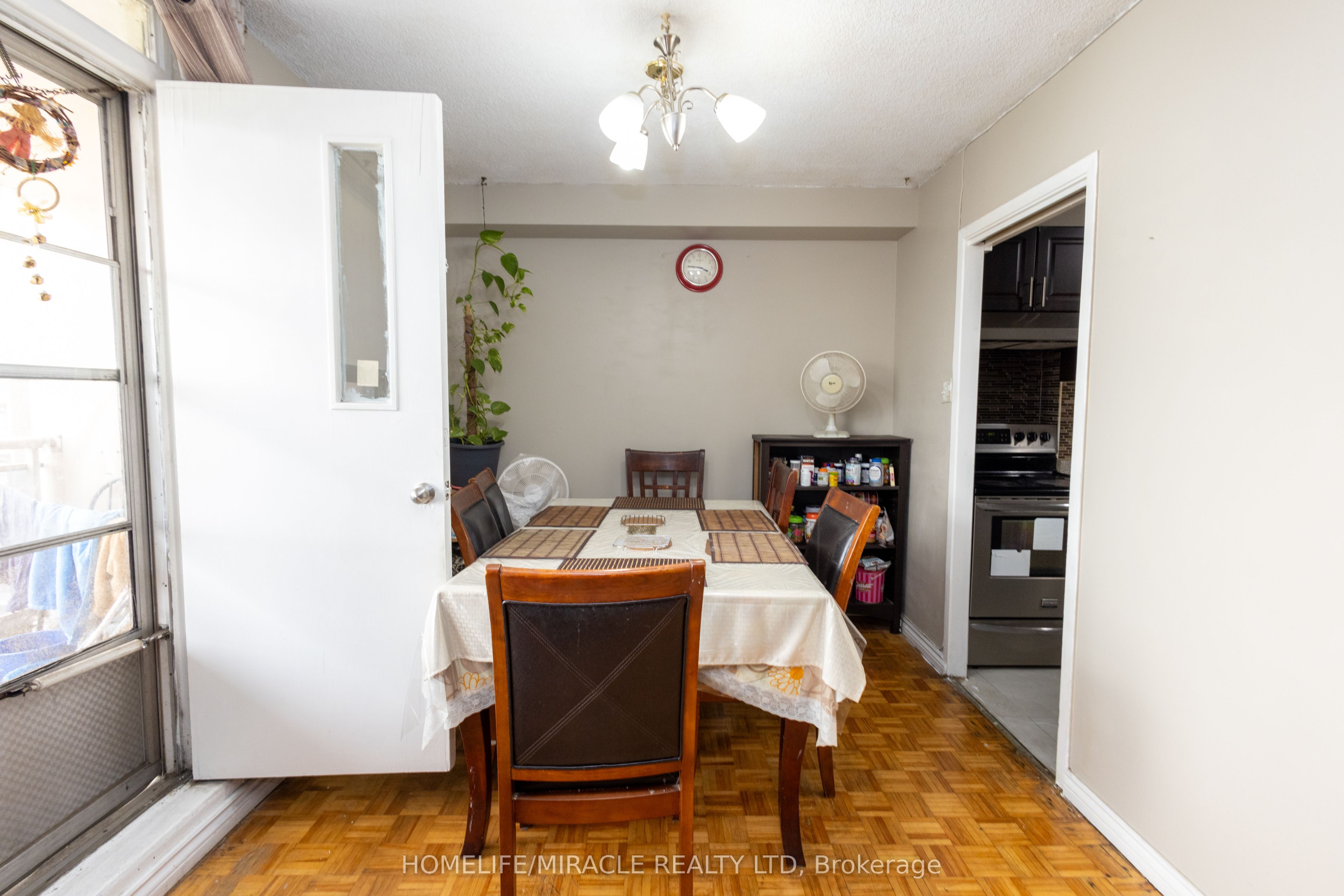 49 Silverstone Drive 1007 Property Photo 18