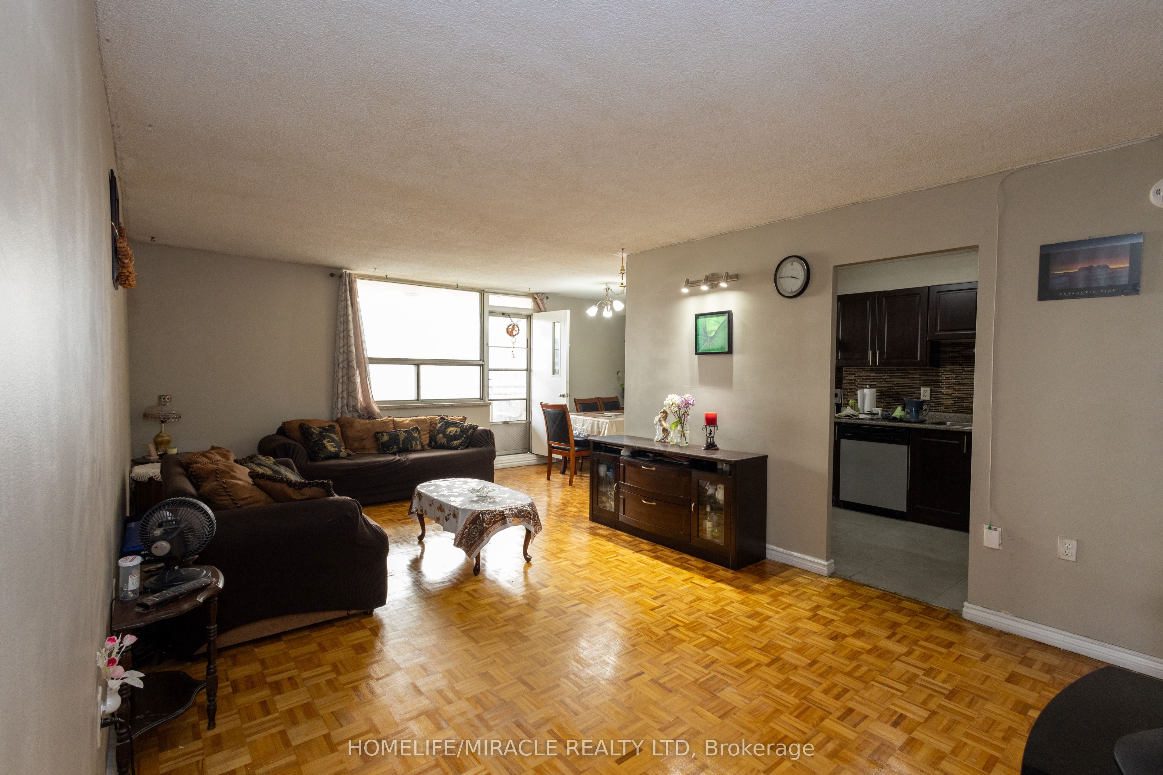 49 Silverstone Drive 1007 Property Photo 22