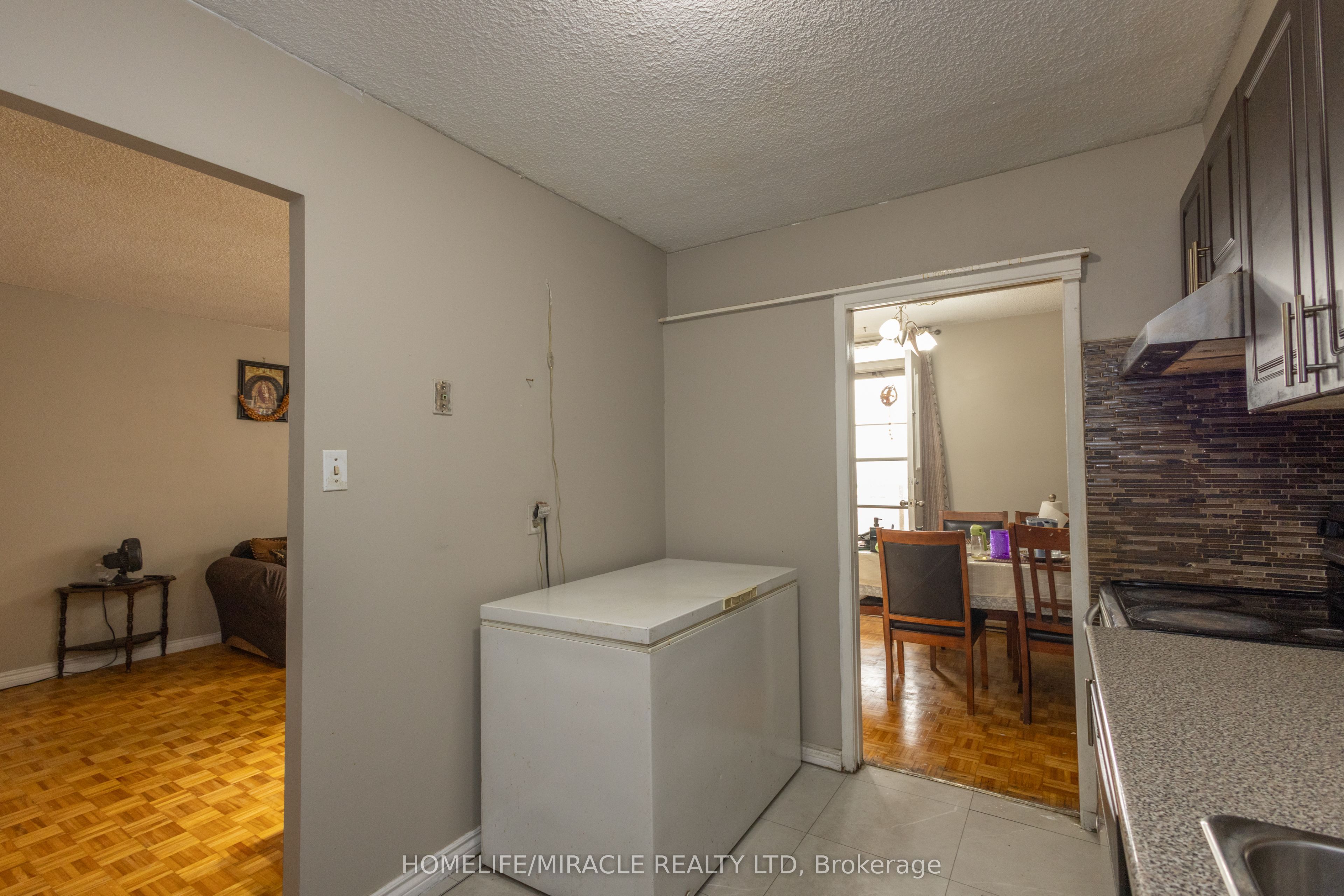 49 Silverstone Drive 1007 Property Photo 23