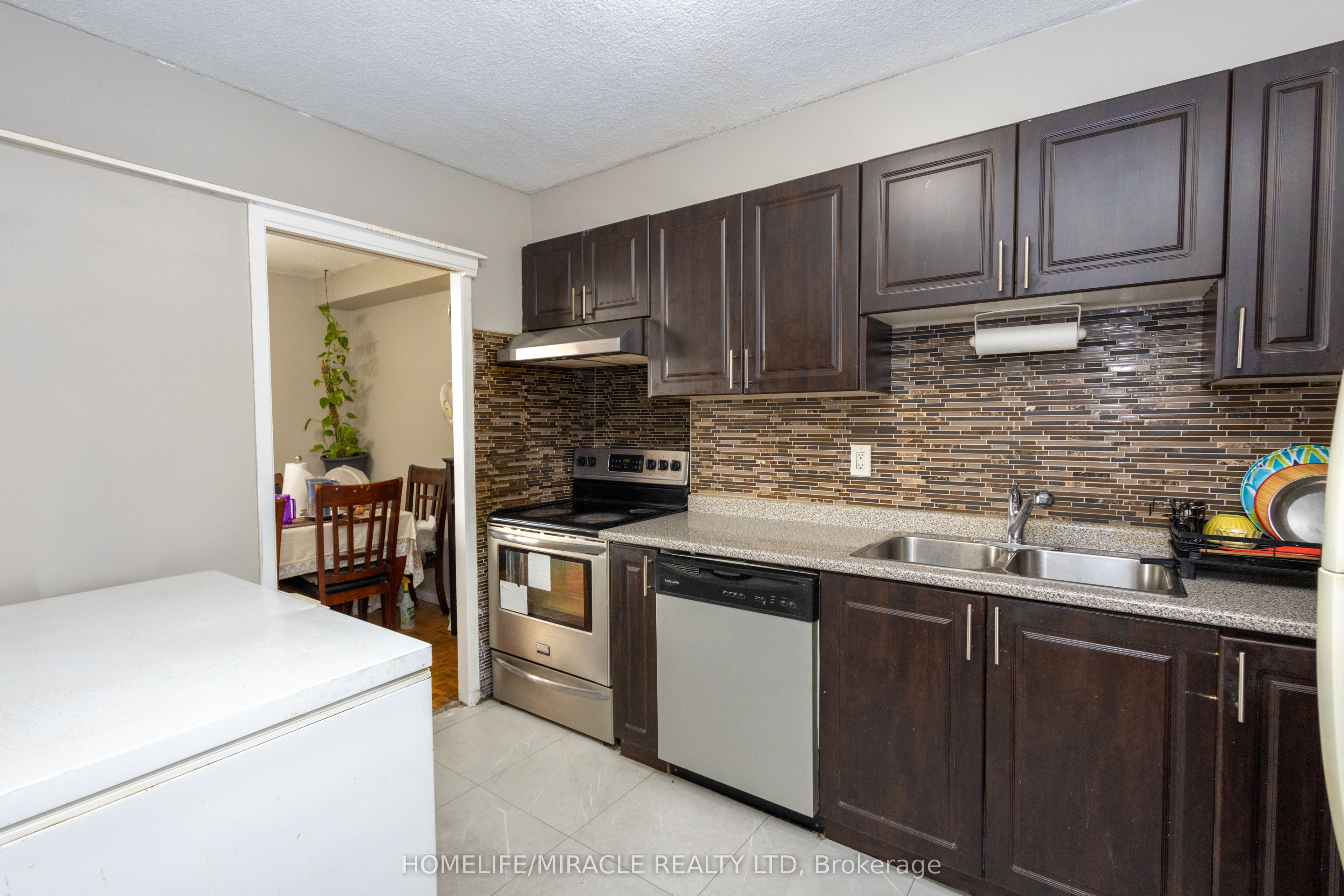 49 Silverstone Drive 1007 Property Photo 26