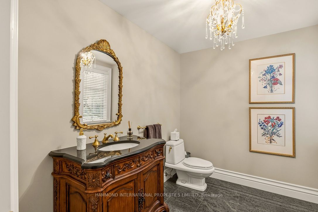 8 Country Club Drive Property Photo 16