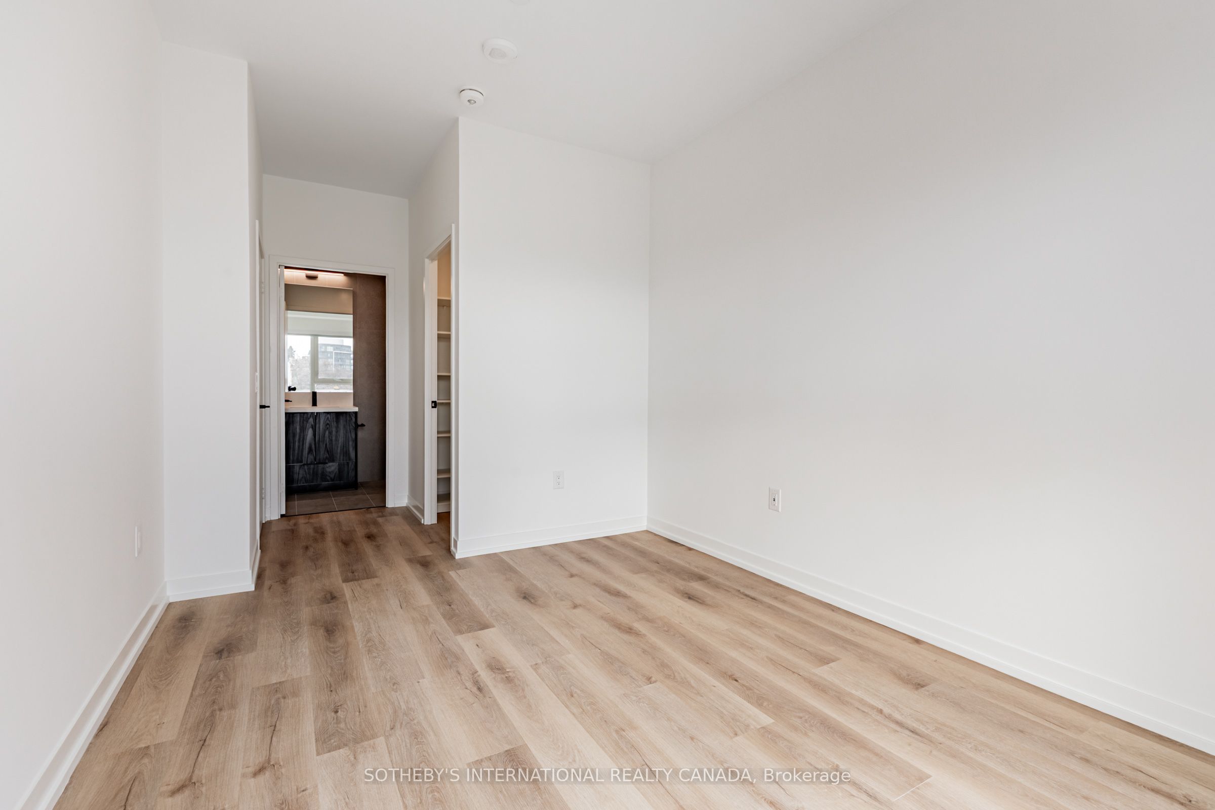 5 York Garden Way Th#101 Property Photo 12