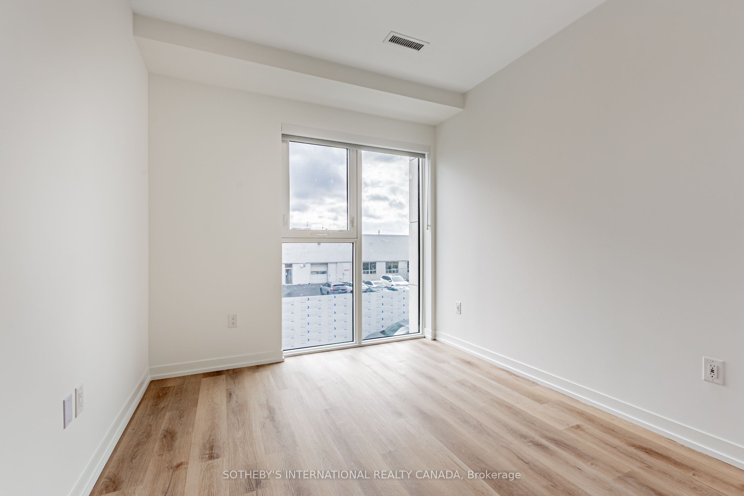 5 York Garden Way Th#101 Property Photo 15