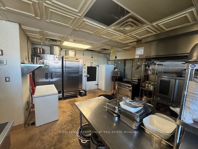 15 Allan Drive 16 Property Photo 19