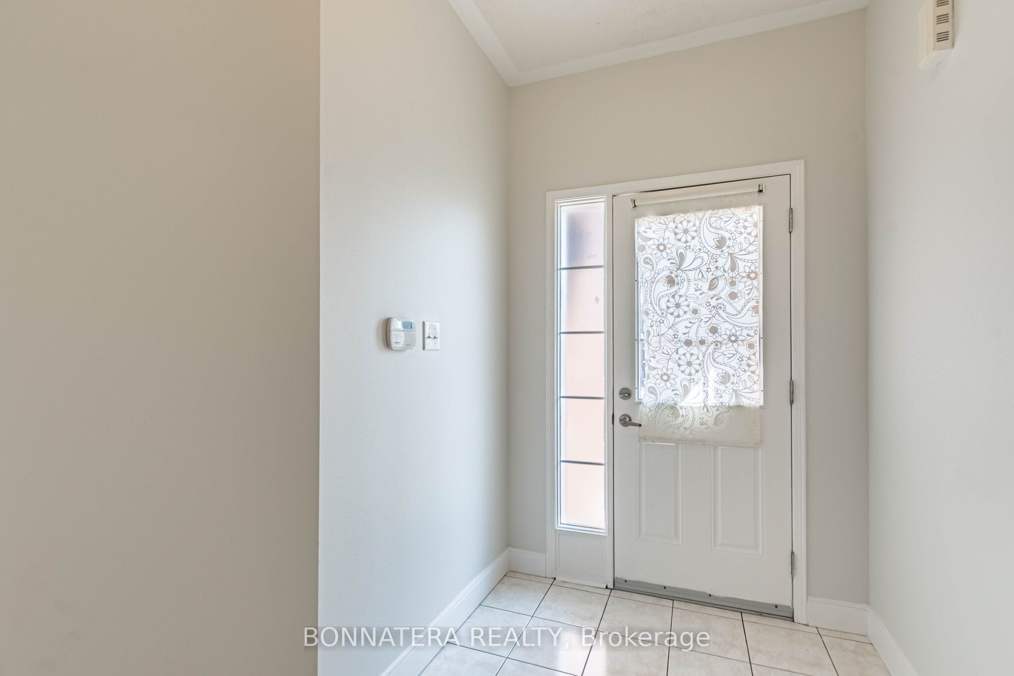 4297 Guildwood Way Property Photo 5
