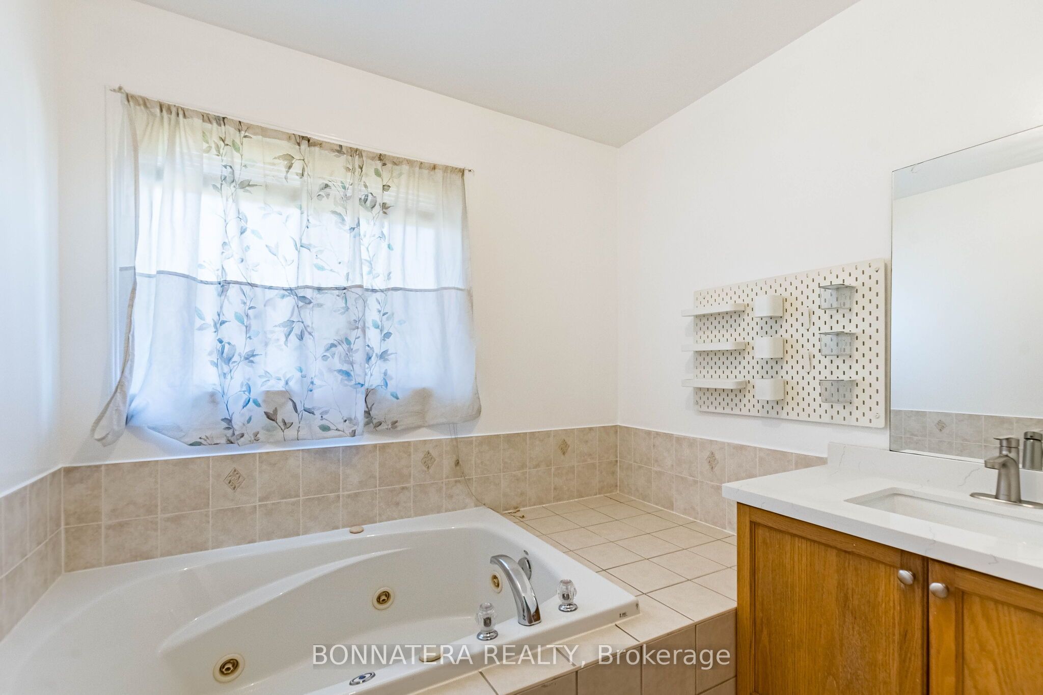 4297 Guildwood Way Property Photo 39