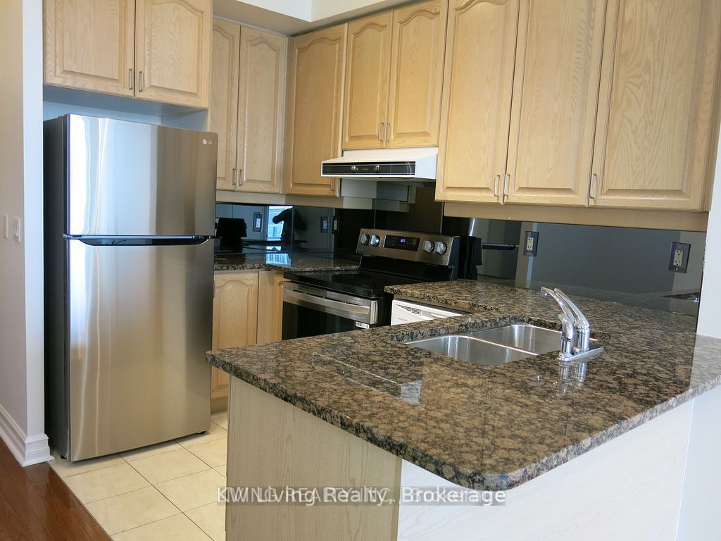 33 Elm Drive W 2806 Property Photo 3