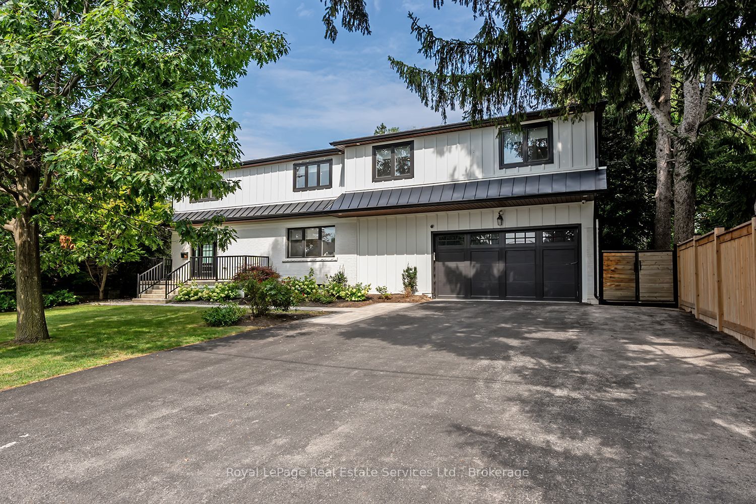 59 Fairwood Place E