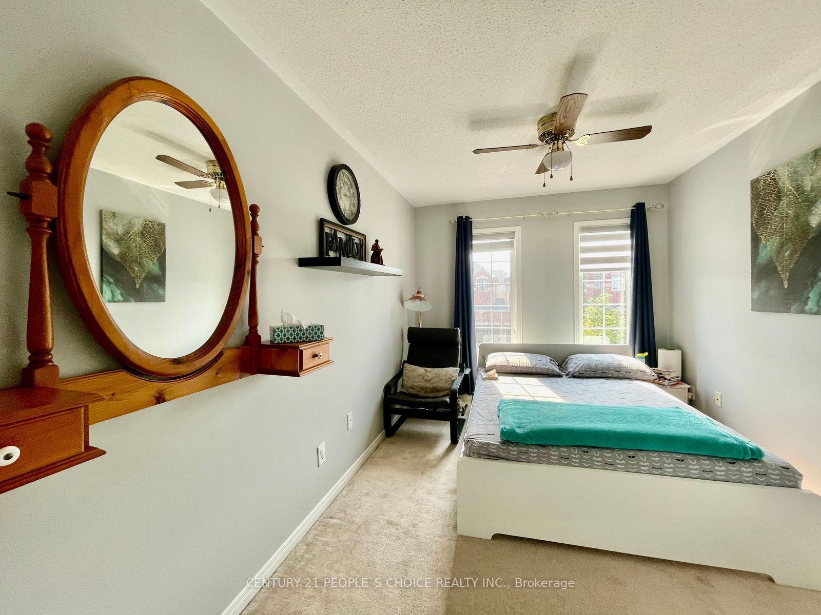 98 Niagara Trail Property Photo 8