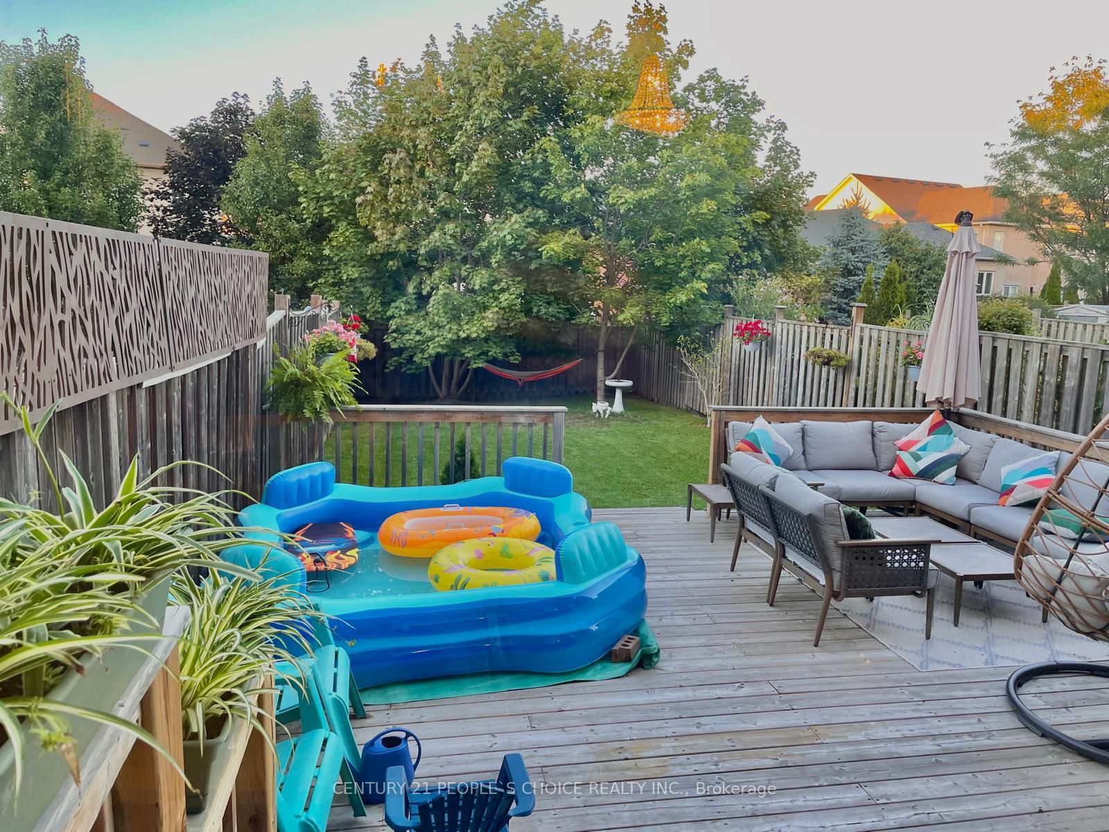 98 Niagara Trail Property Photo 17