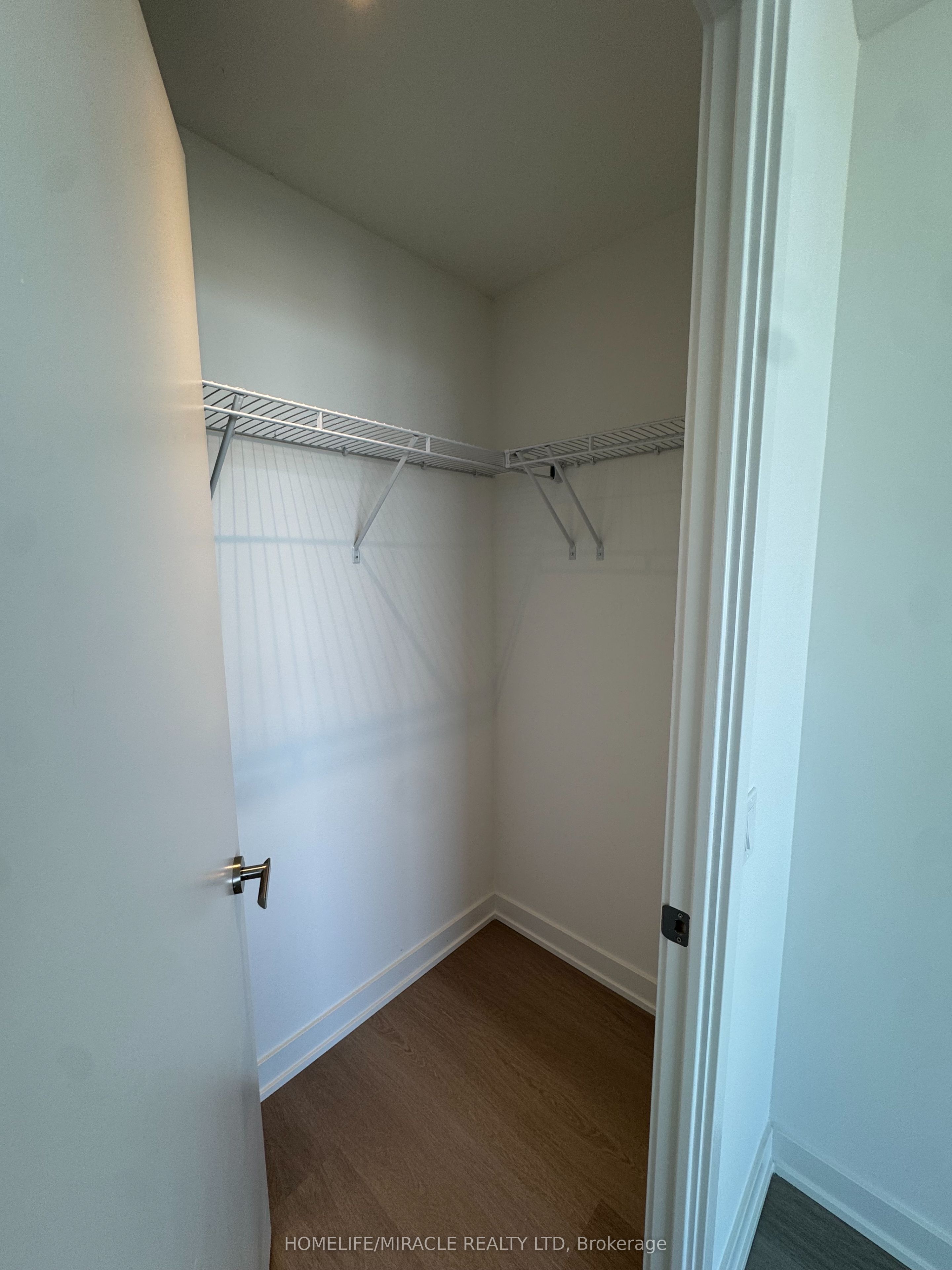 448 Burnhamthorpe Road 5805 Property Photo 12