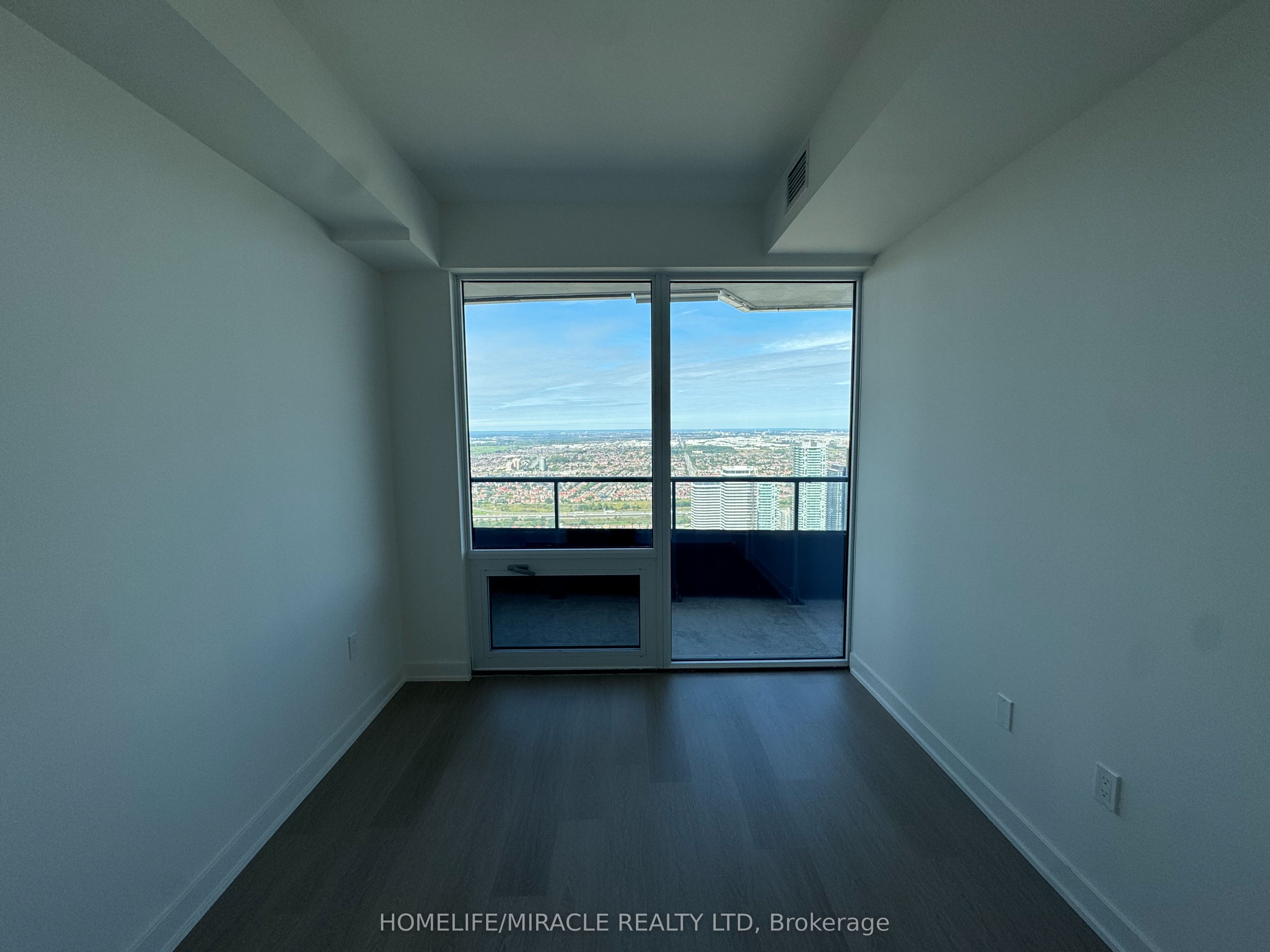 448 Burnhamthorpe Road 5805 Property Photo 14