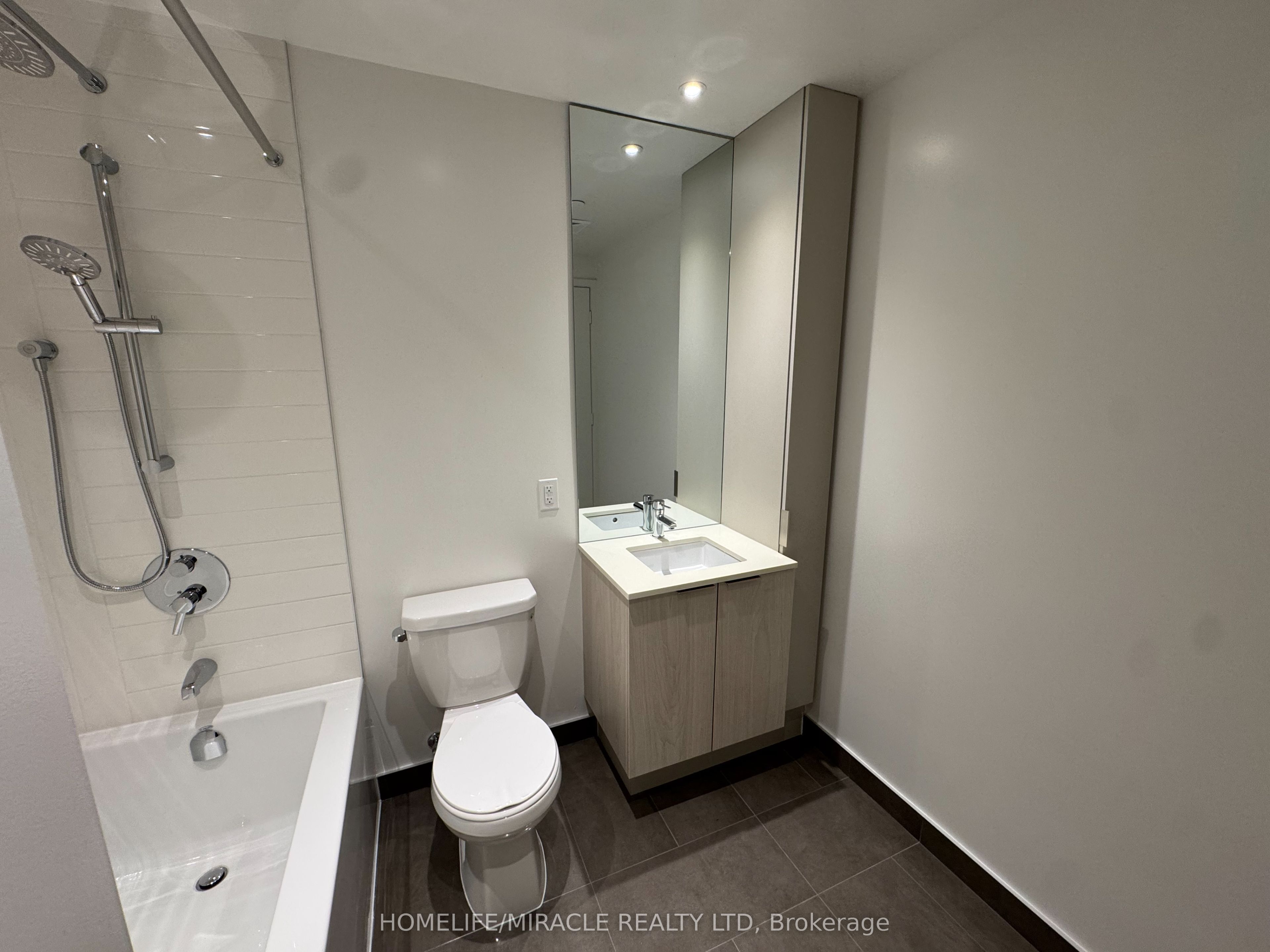 448 Burnhamthorpe Road 5805 Property Photo 17