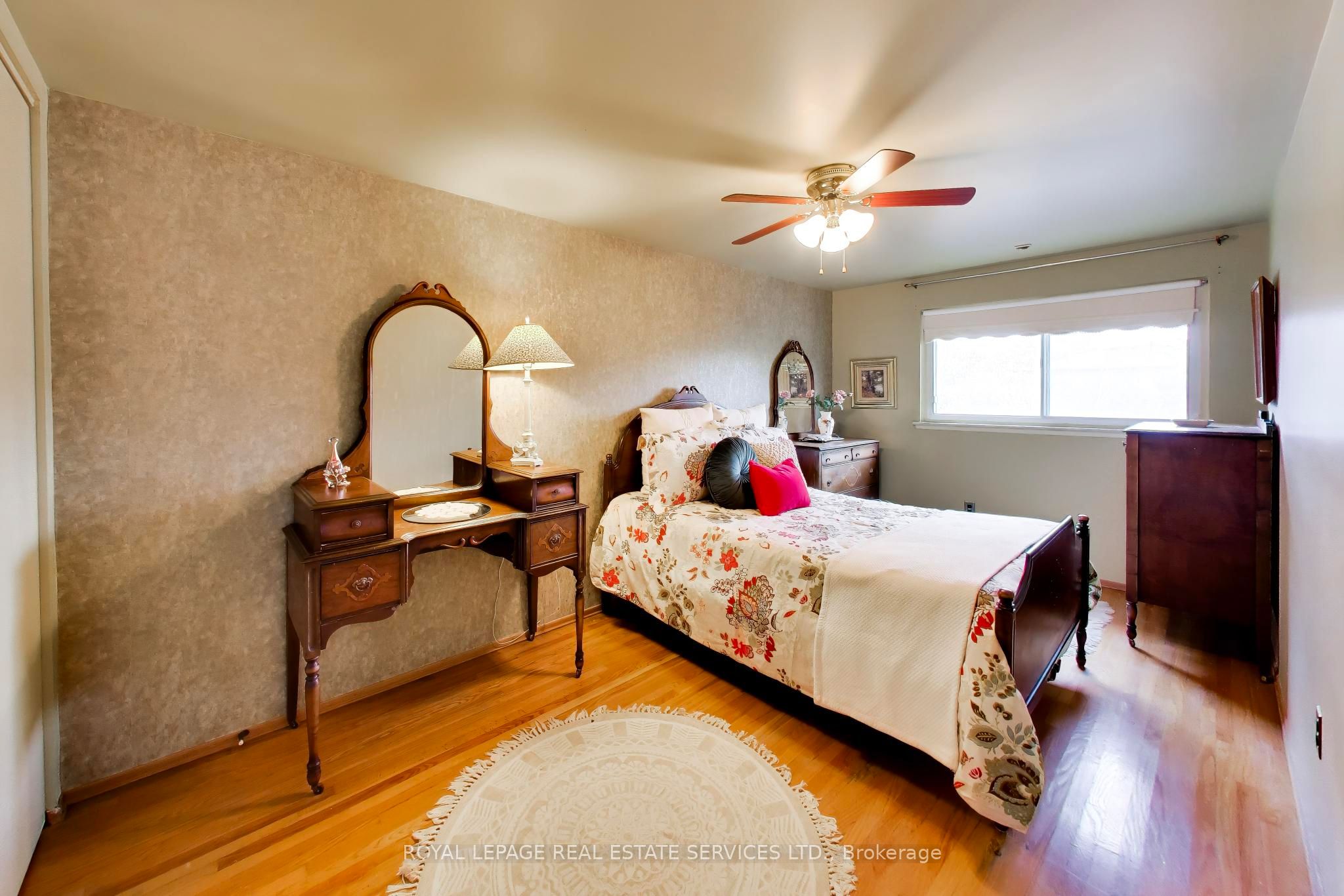 24 Elmvale Crescent Property Photo 12