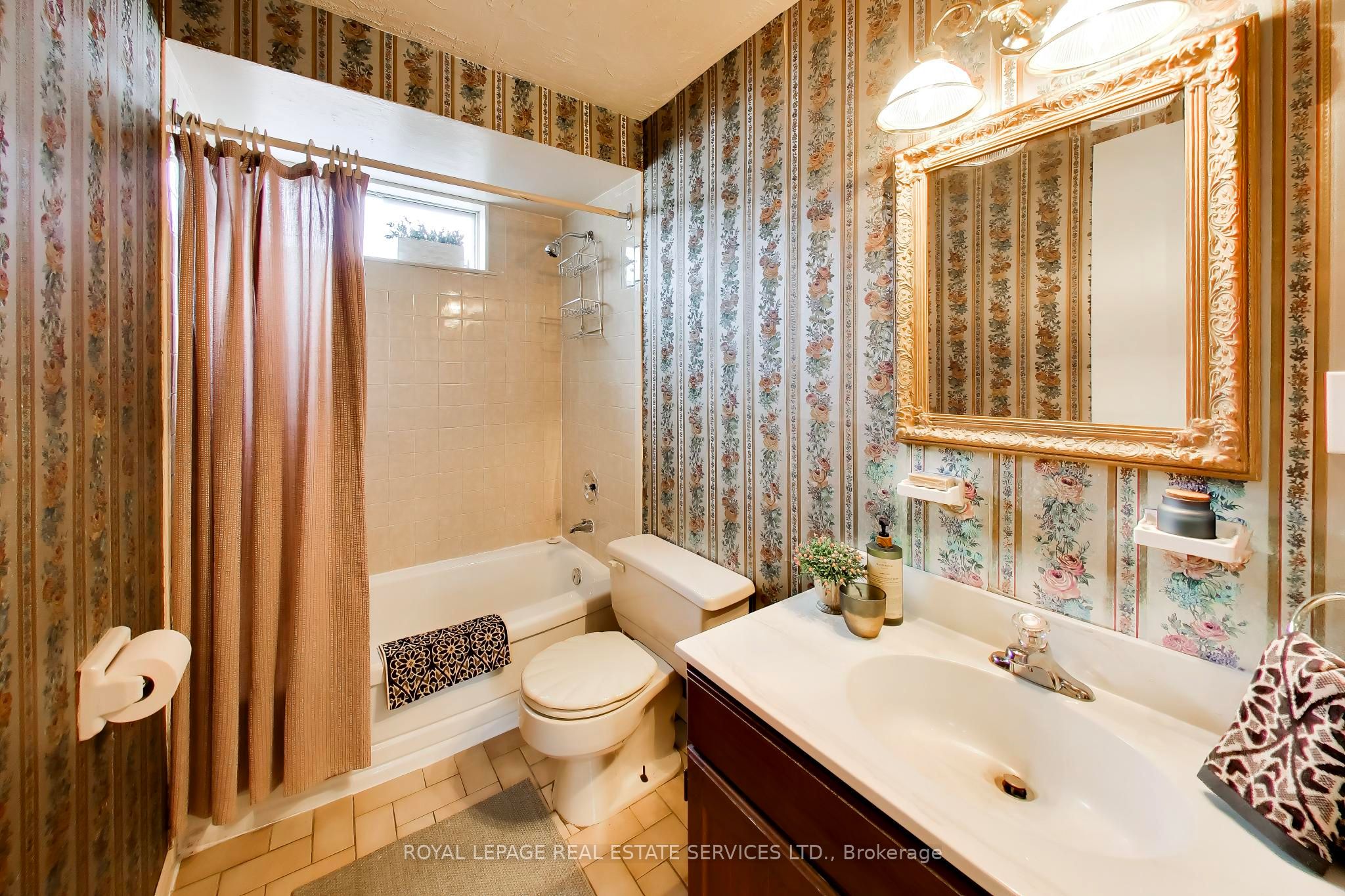 24 Elmvale Crescent Property Photo 18