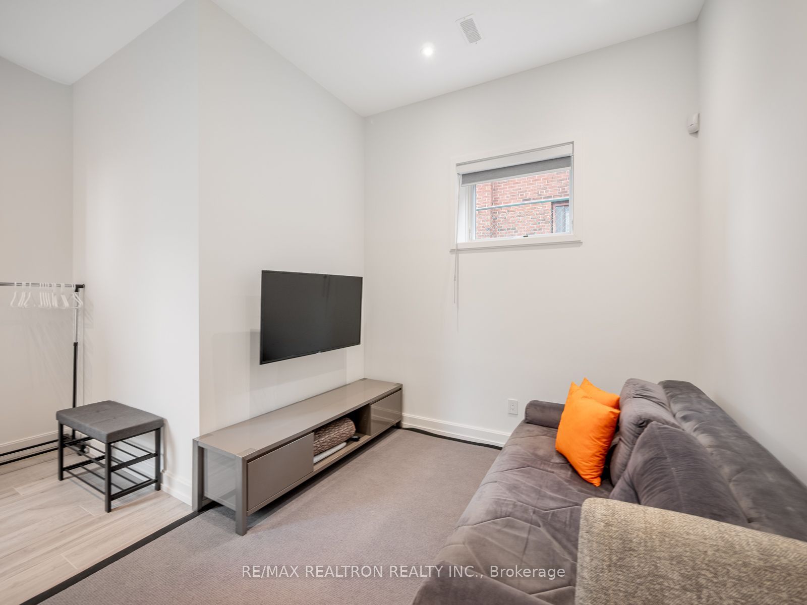 10 Katherine Road Lower Property Photo 14