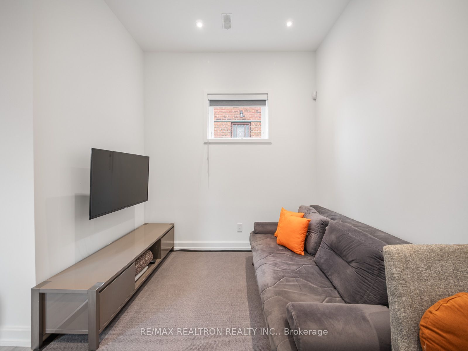 10 Katherine Road Lower Property Photo 15