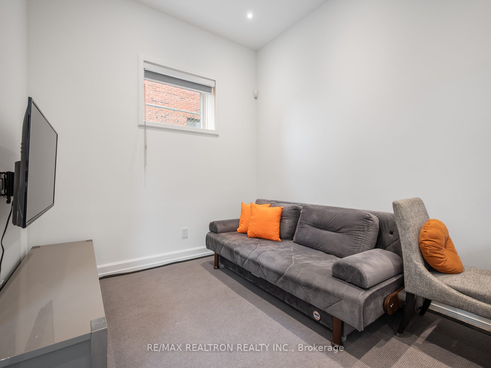 10 Katherine Road Lower Property Photo 16