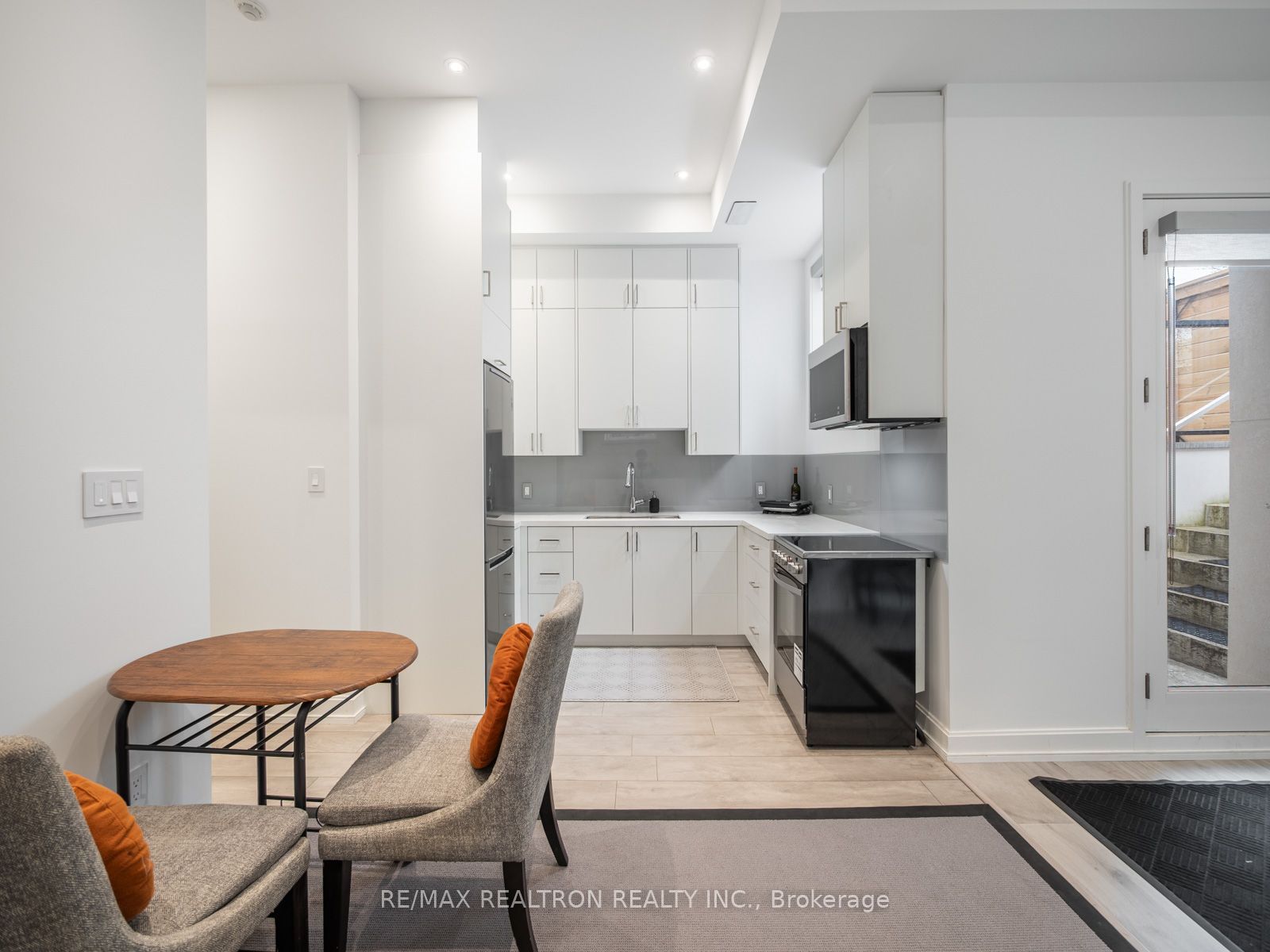 10 Katherine Road Lower Property Photo 18