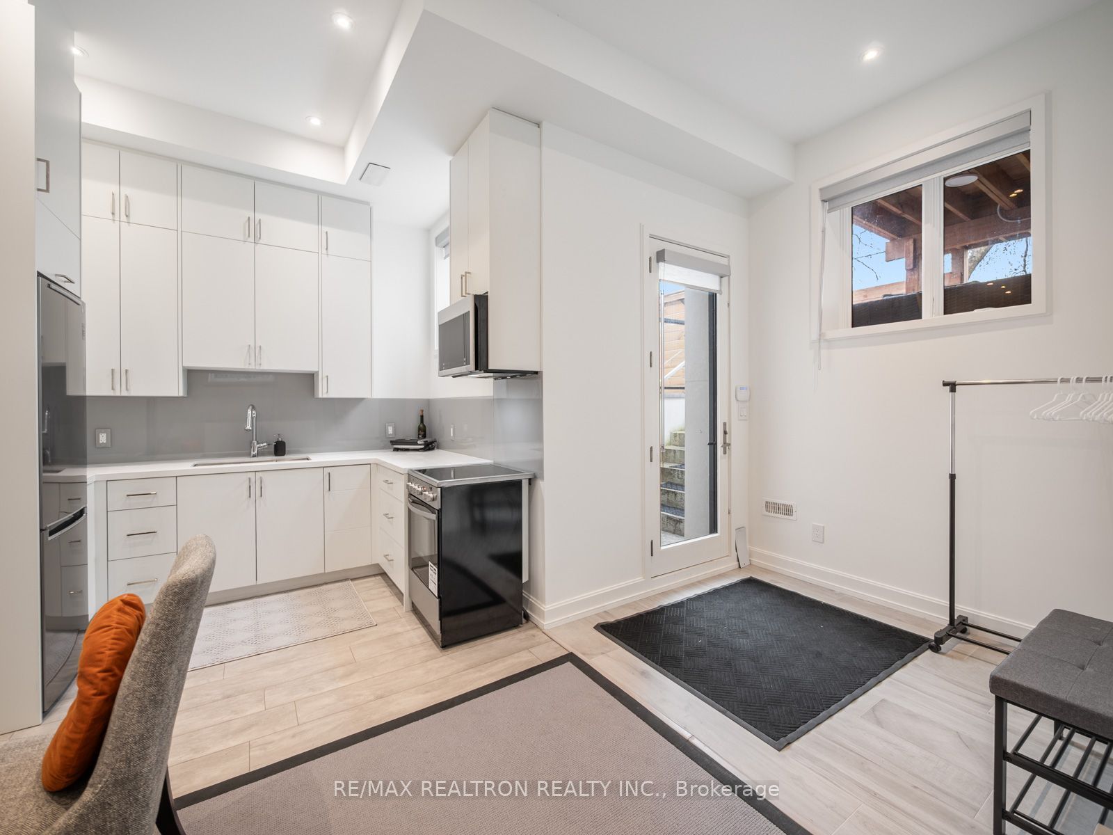 10 Katherine Road Lower Property Photo 19