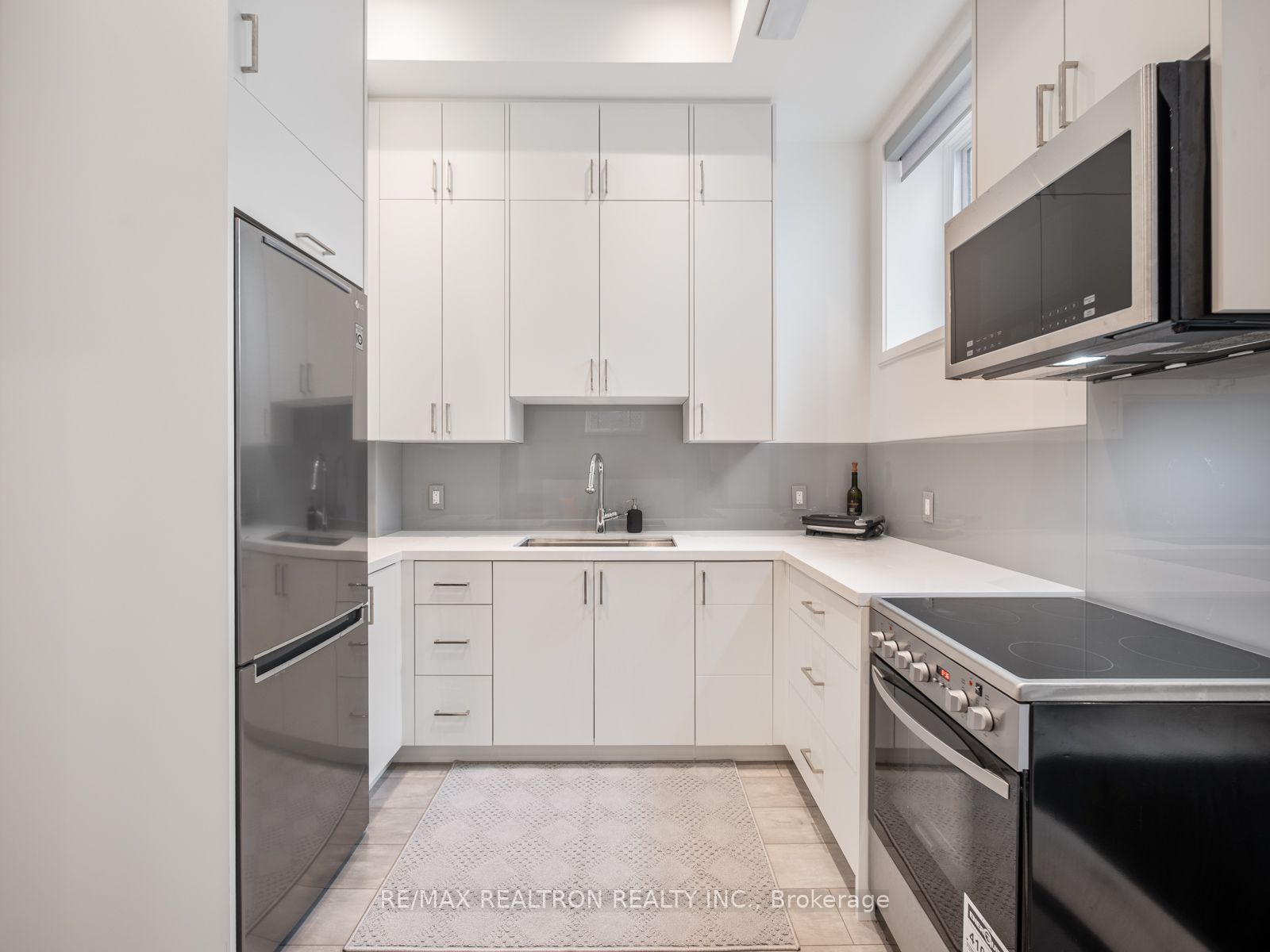 10 Katherine Road Lower Property Photo 23