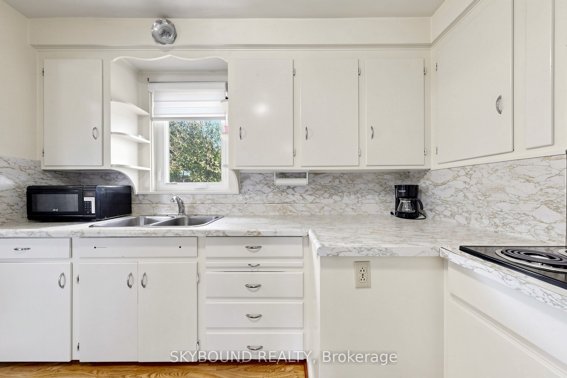 13 Liscombe Road Property Photo 10