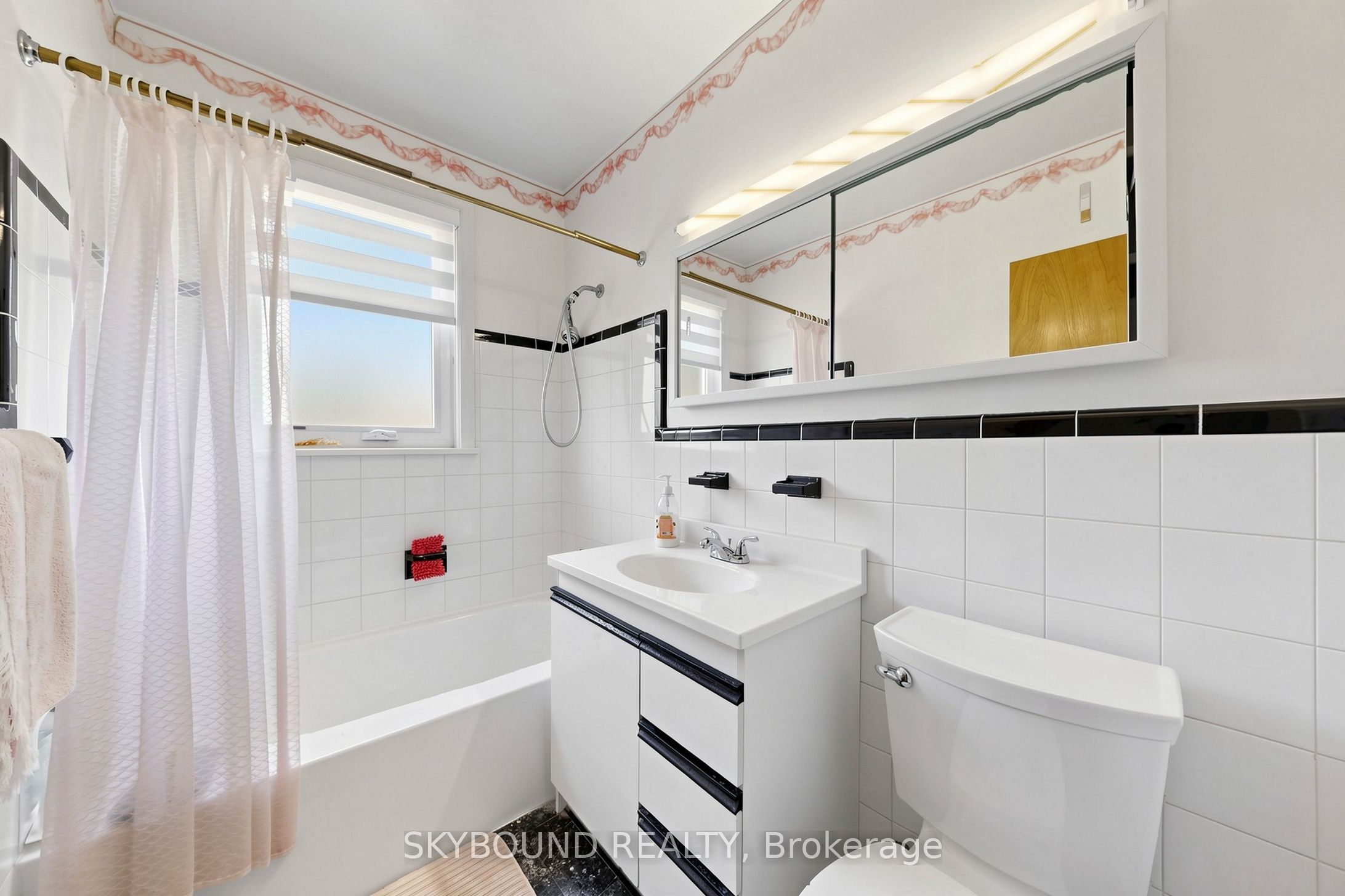 13 Liscombe Road Property Photo 16