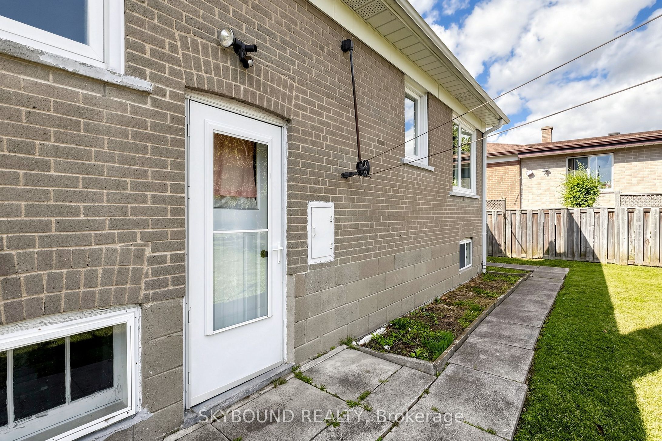 13 Liscombe Road Property Photo 30