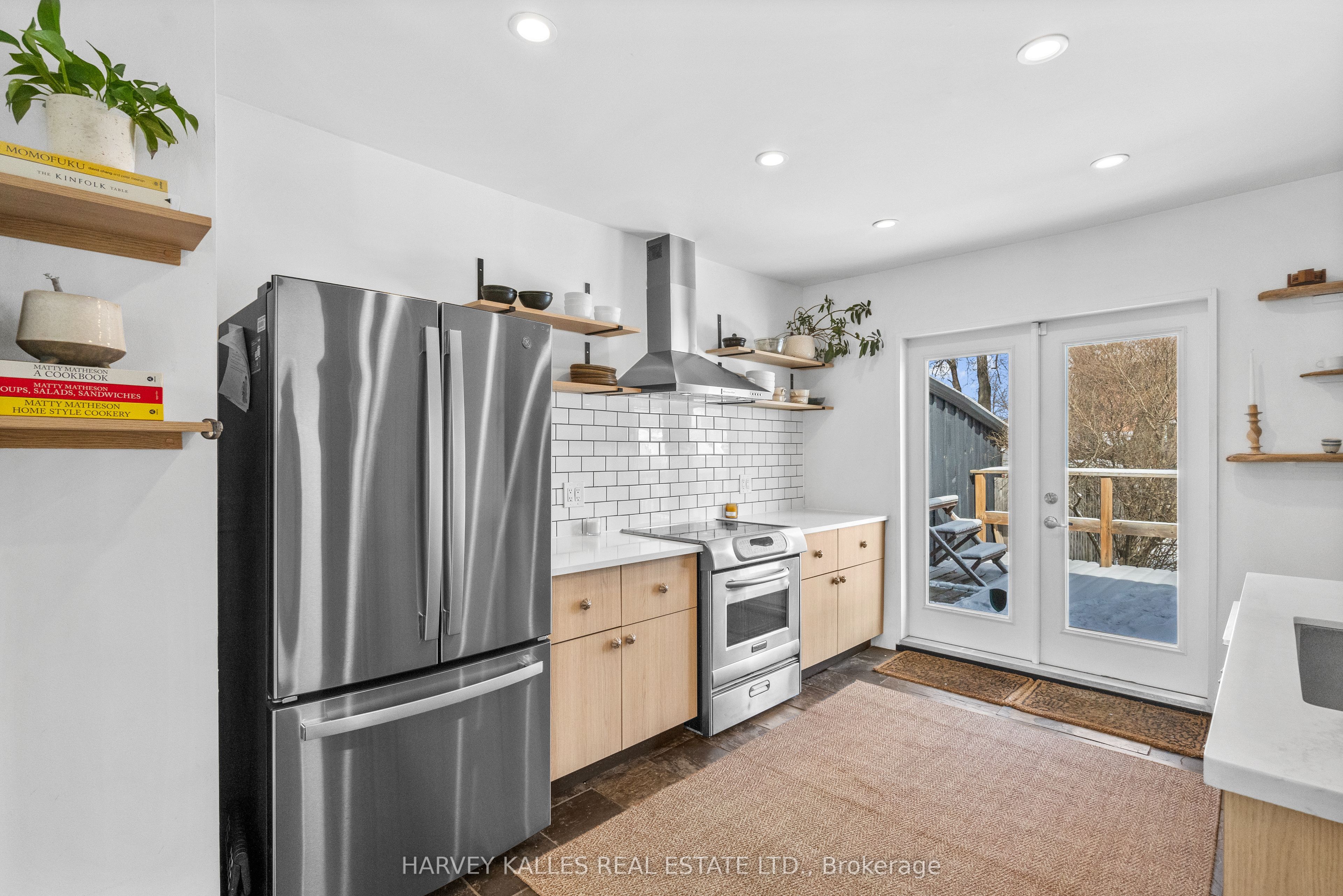 14 Manitoba Street Property Photo 16