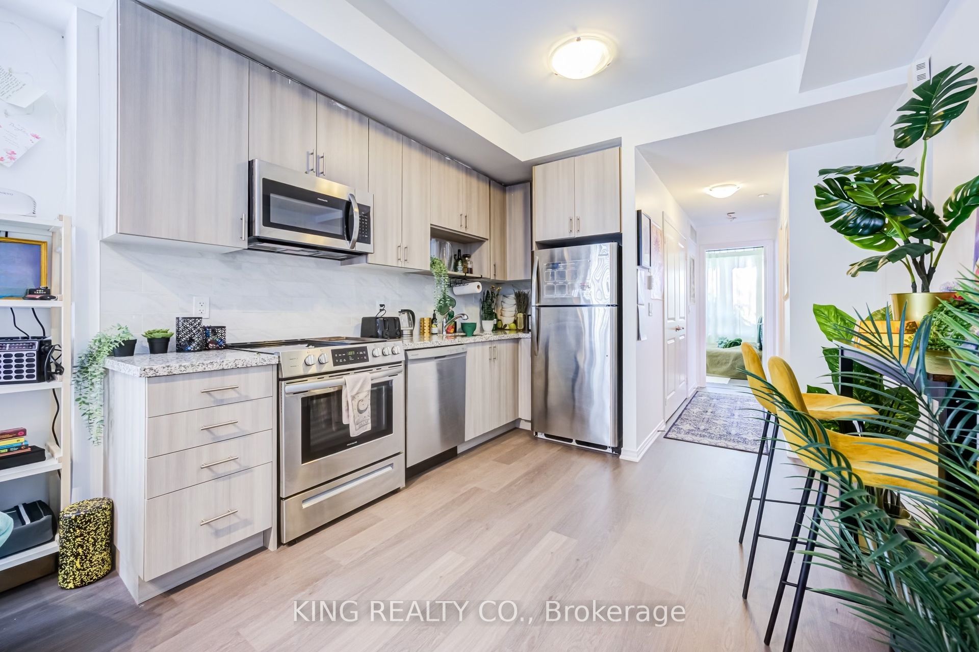 1120 Briar Hill Avenue 201 Property Photo 1