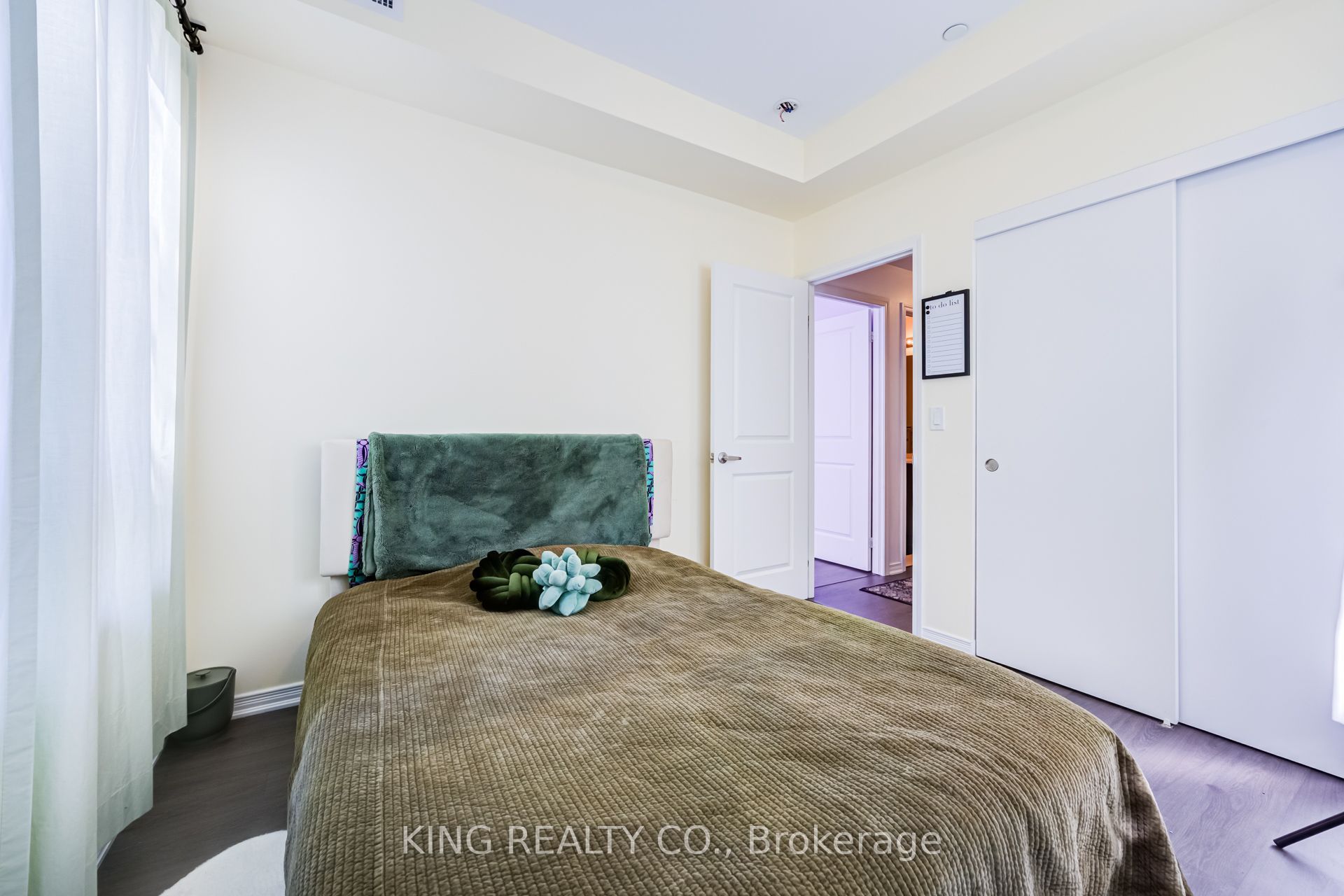 1120 Briar Hill Avenue 201 Property Photo 8