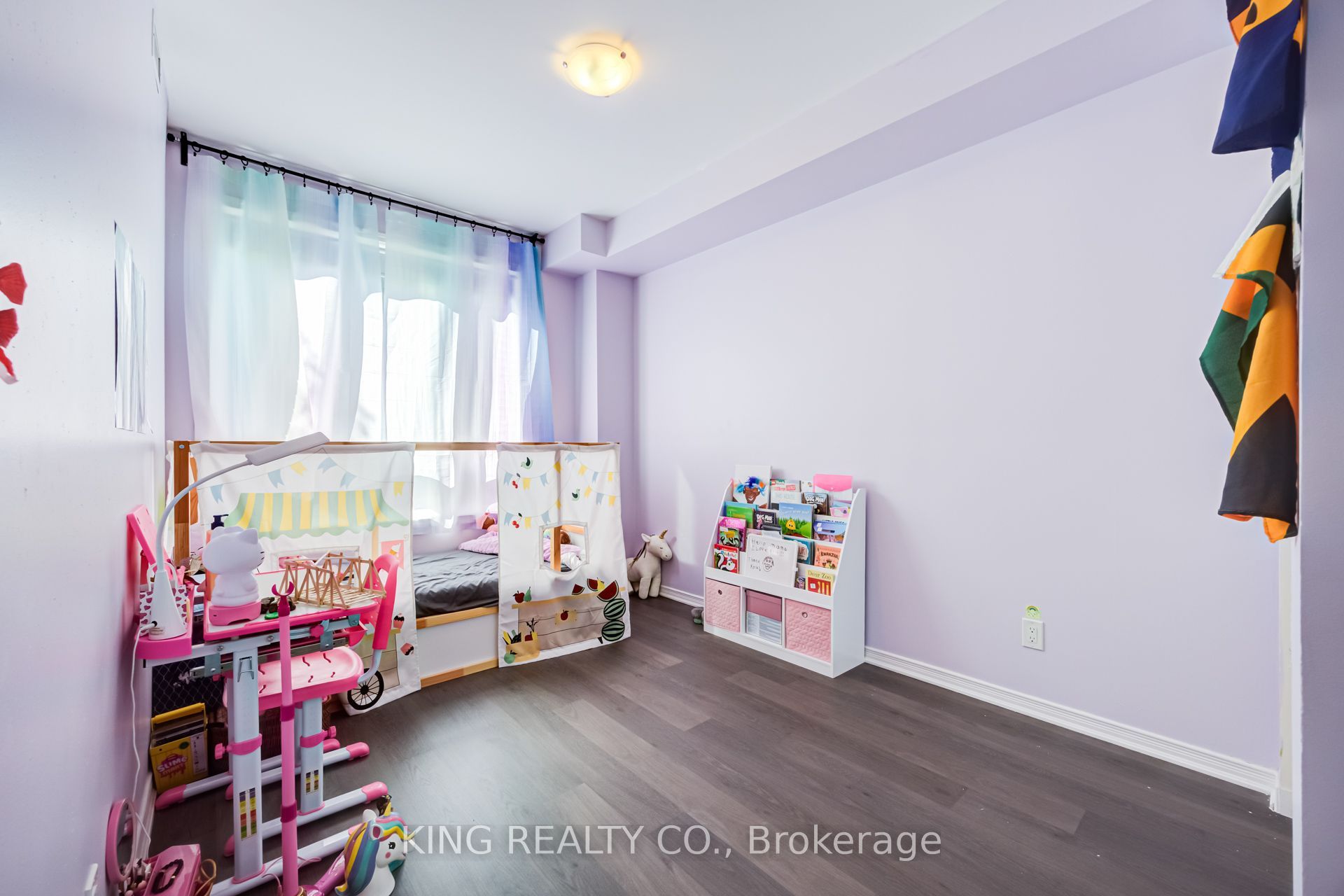 1120 Briar Hill Avenue 201 Property Photo 9