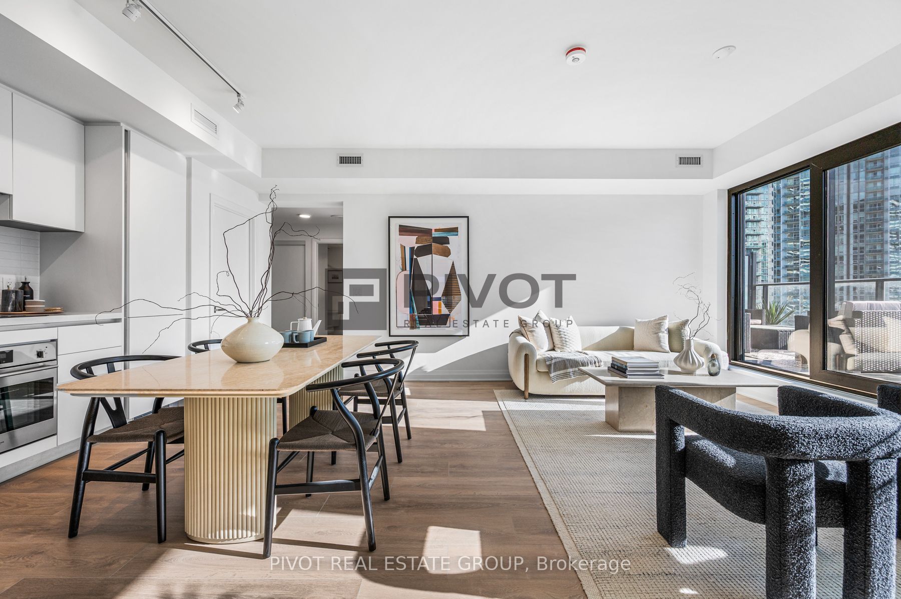 4015 The Exchange 1307