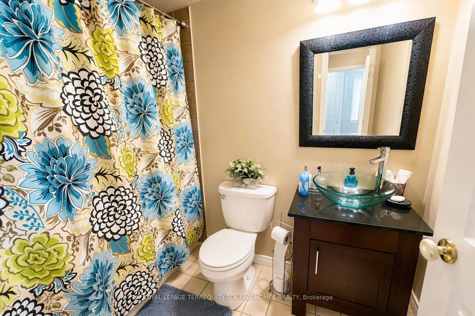 55 Kingsbridge Garden Circle 210 Property Photo 4