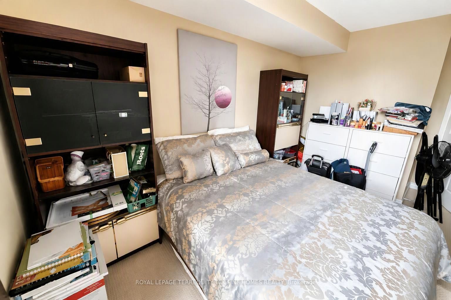 55 Kingsbridge Garden Circle 210 Property Photo 8