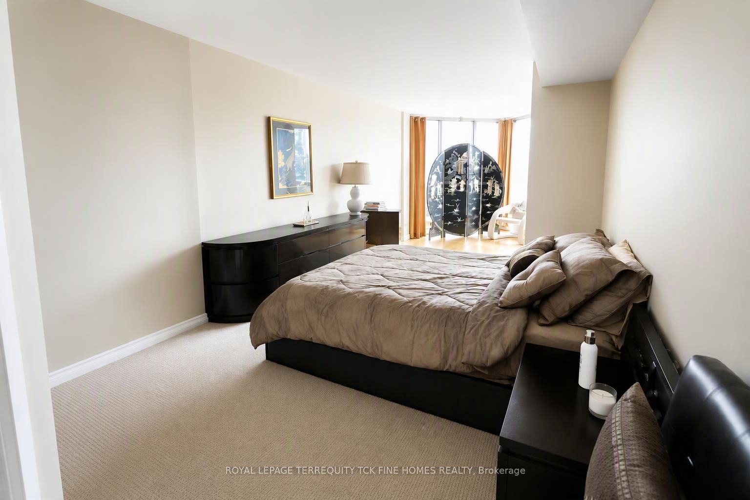 55 Kingsbridge Garden Circle 210 Property Photo 10