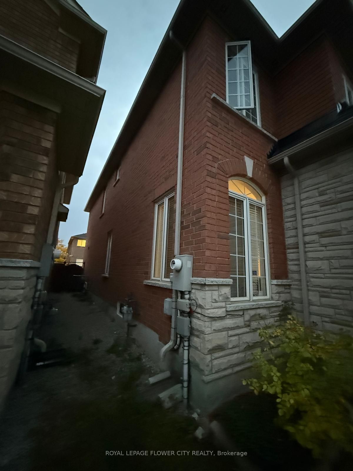41 Cape Dorset Crescent Property Photo 2