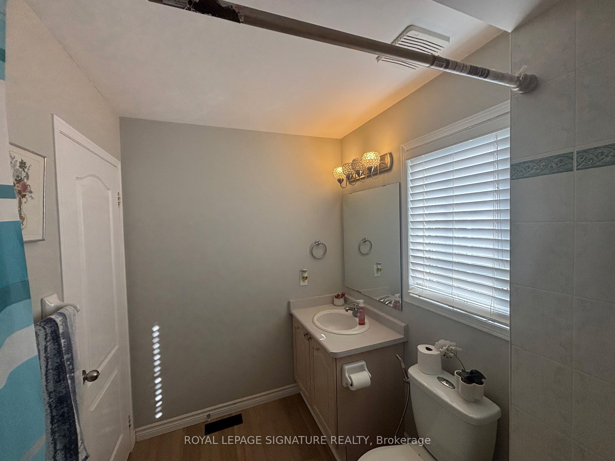 2112 Glenhampton Road Property Photo 3