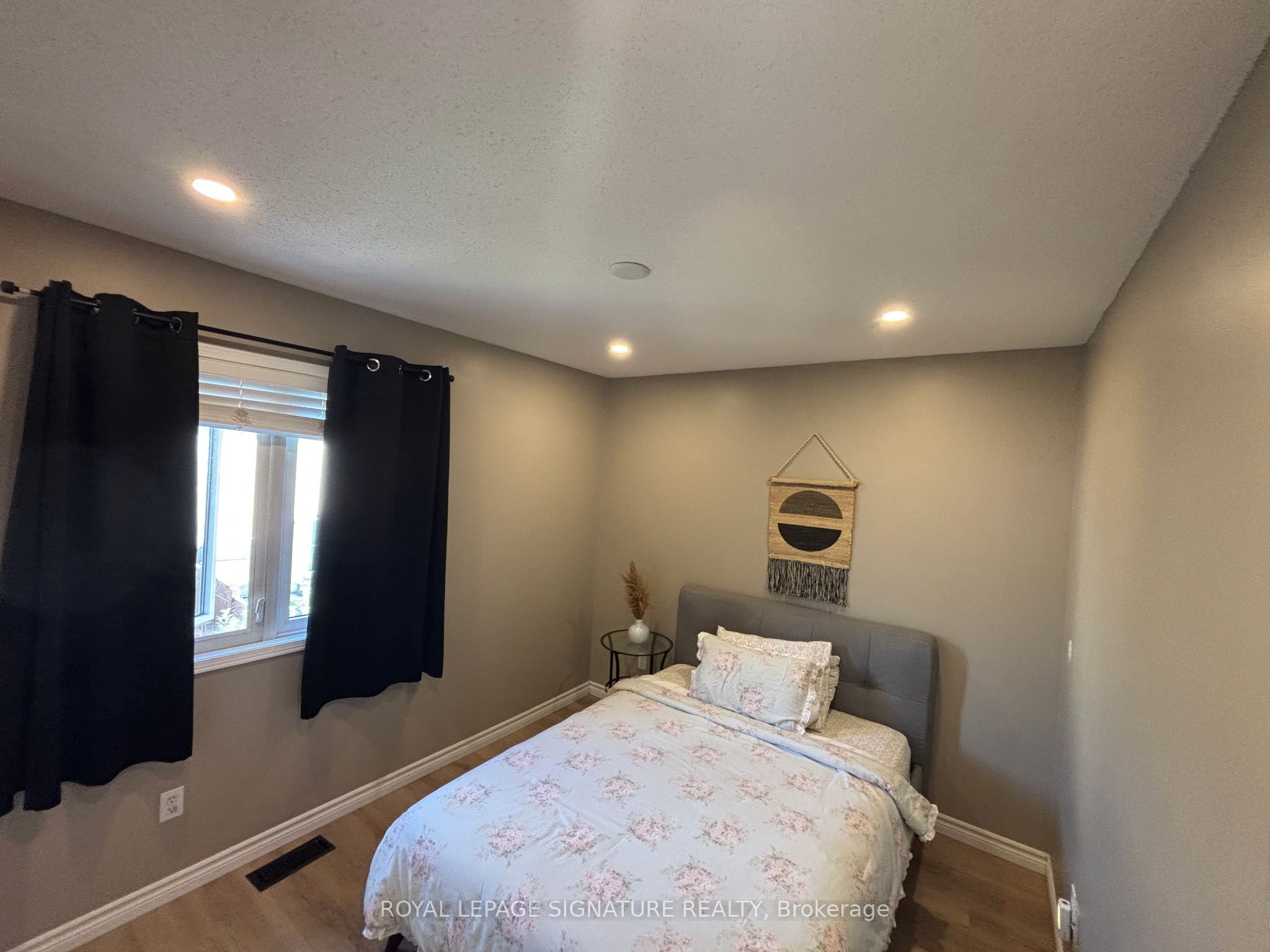 2112 Glenhampton Road Property Photo 7
