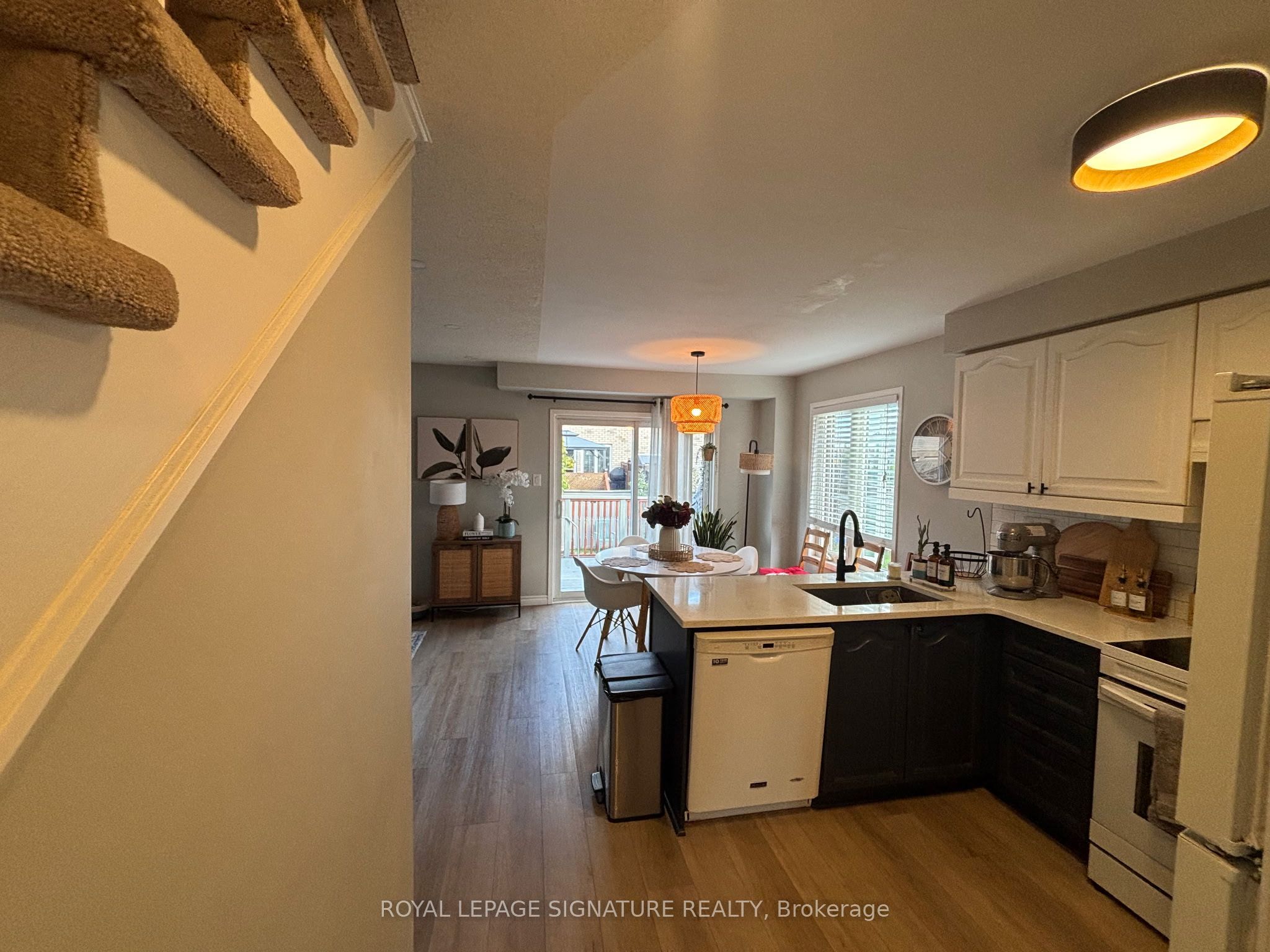 2112 Glenhampton Road Property Photo 11
