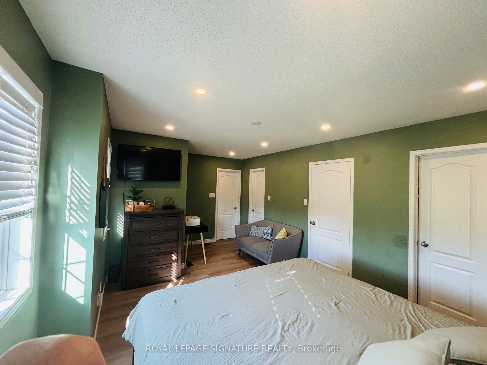 2112 Glenhampton Road Property Photo 35