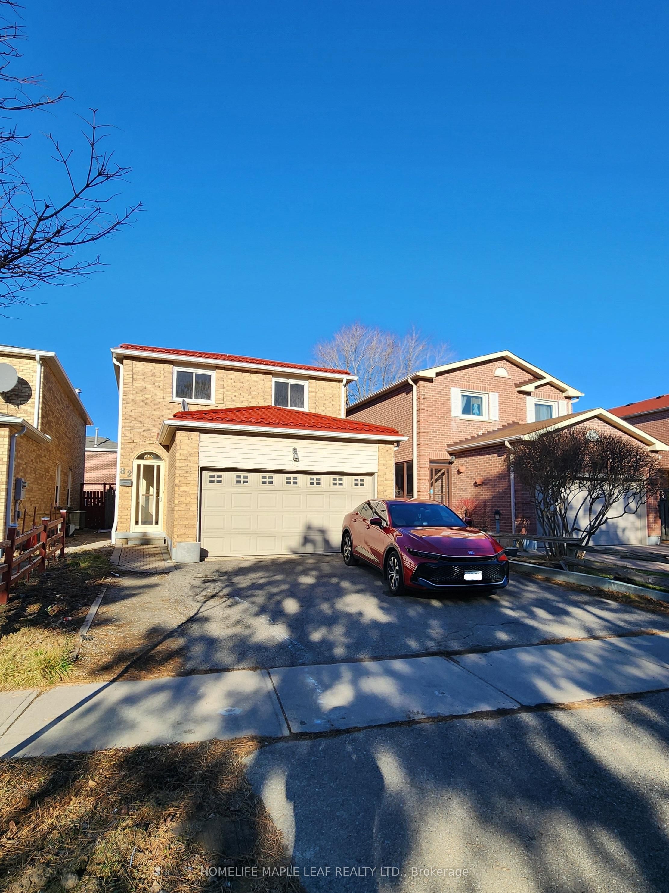 82 Stanwell Drive Lower Property Photo 1
